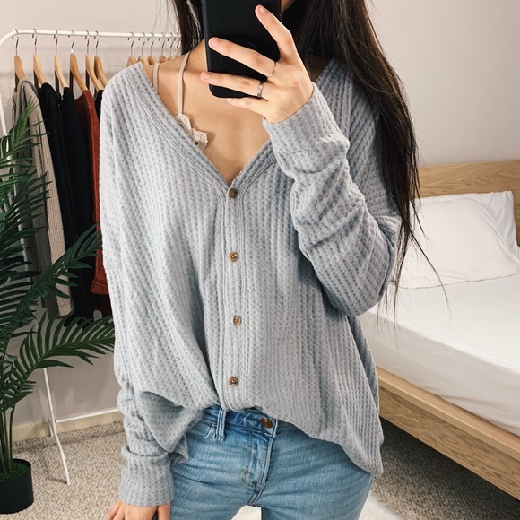 🆕 Vanessa - Gray Oversized Thermal Top - Picture 3 of 7